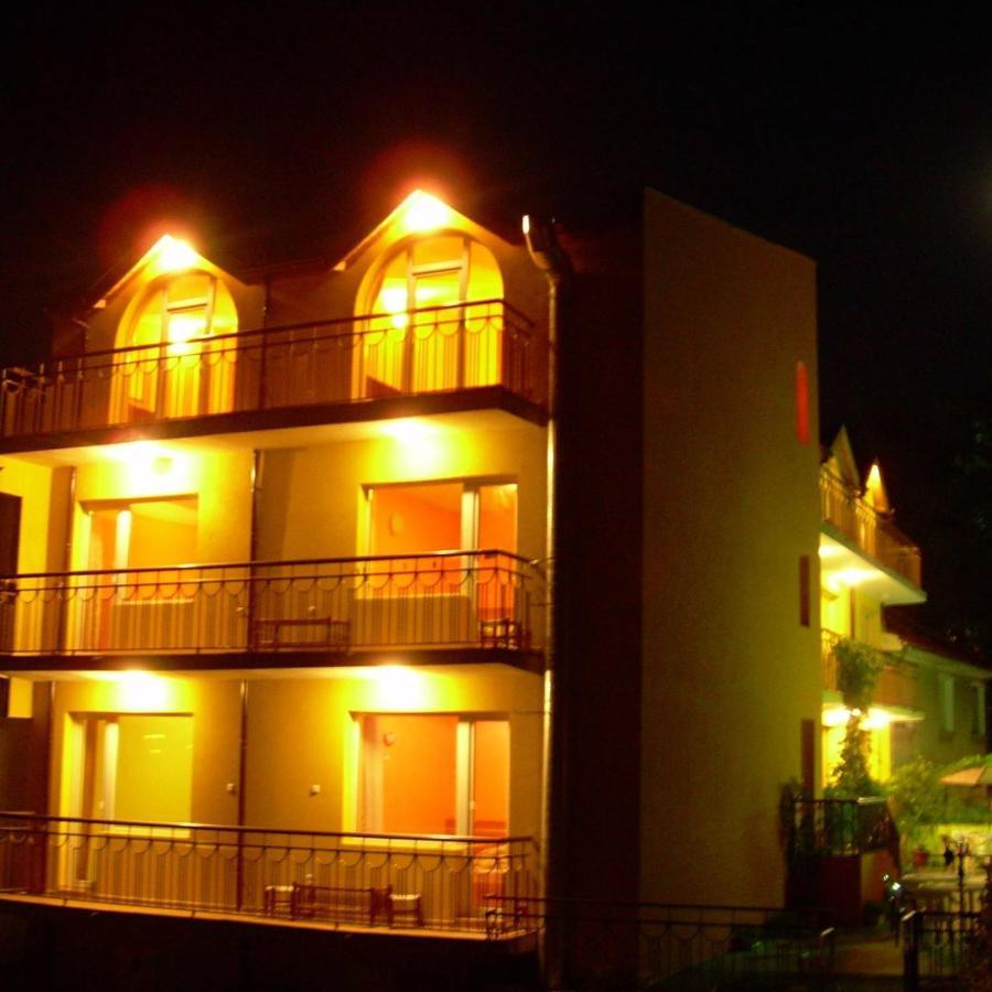 Familly Hotel Randevu Kranevo Exterior photo